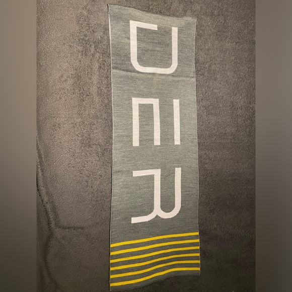 Men’s scarf - Picture 2 of 2